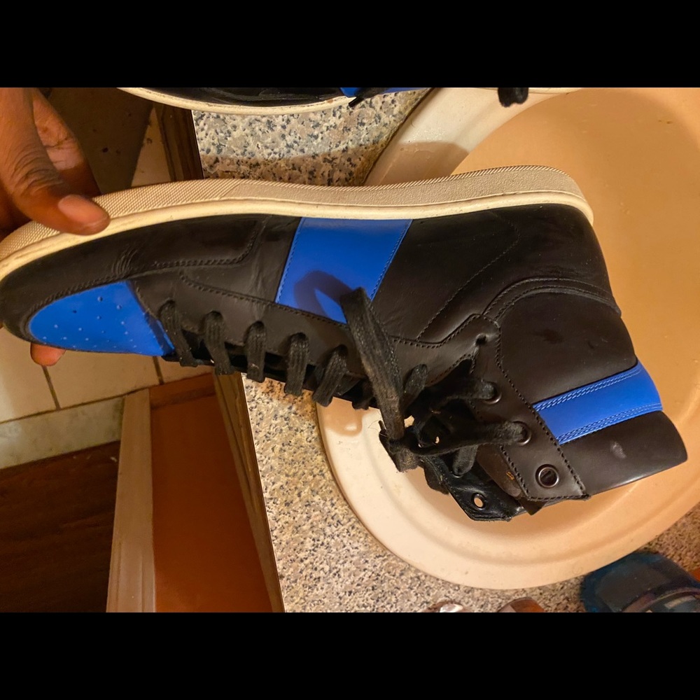 - Saint Laurent Leather High-Top Sneaker, Black/Blue - Picture 4 of 10